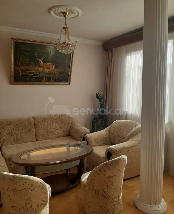 4 Սենյականոց Բնակարան Քարե Շենքում, 103քմ, 2/5 հարկ, Կապիտալ Վերանորոգված