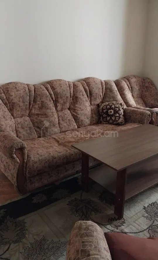 3 Սենյականոց Բնակարան Քարե Շենքում, 66քմ, 1/5 հարկ, Կապիտալ Վերանորոգված