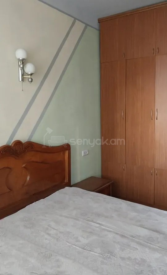 3 Սենյականոց Բնակարան Քարե Շենքում, 66քմ, 1/5 հարկ, Կապիտալ Վերանորոգված