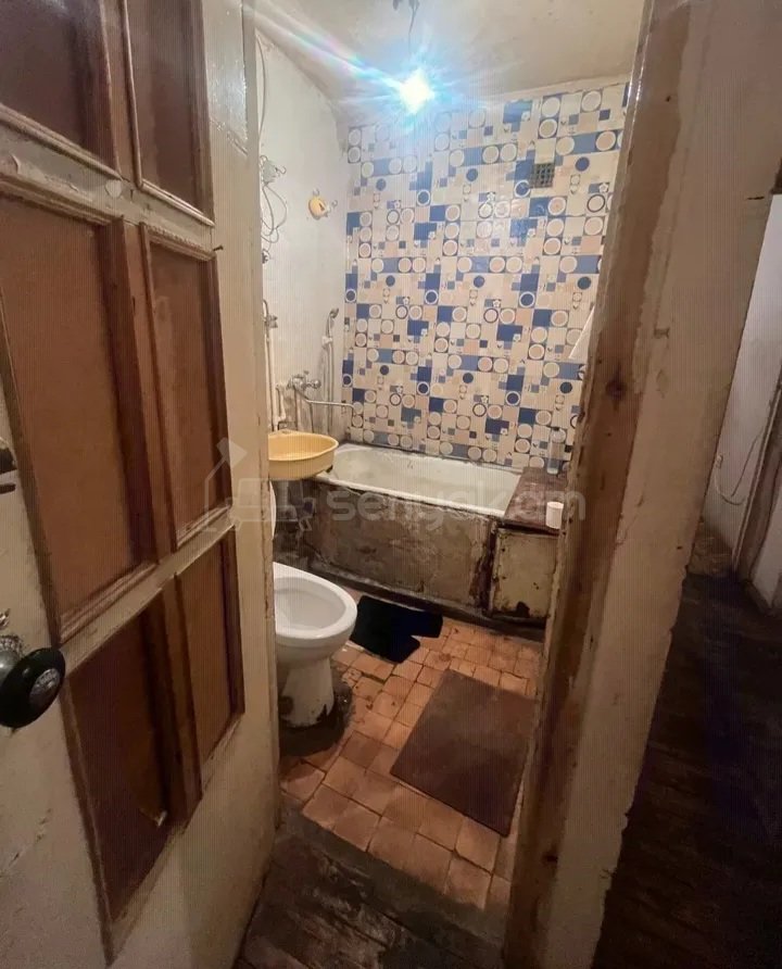 2 Սենյականոց Բնակարան, 50քմ, 3/5 հարկ, Պետական Վիճակում