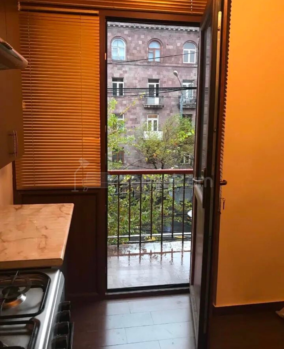 2 Սենյականոց Բնակարան Քարե Շենքում, 45քմ, 3/5 հարկ, Կապիտալ Վերանորոգված, Կահավորված