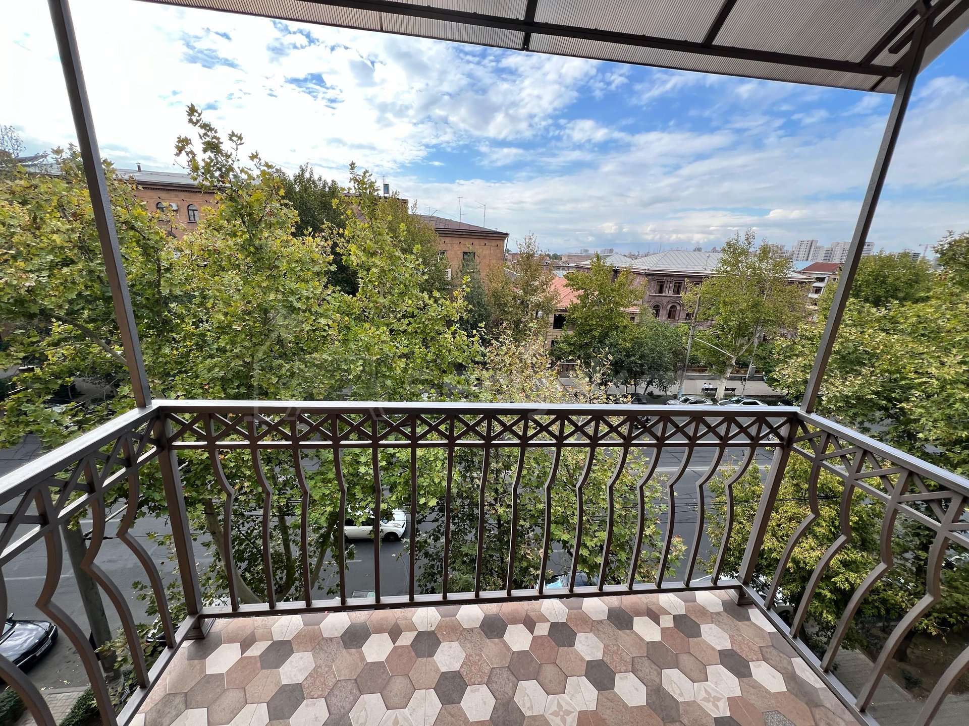 2 Սենյականոց Բնակարան Քարե Շենքում, 55քմ, 4/5 հարկ, Կապիտալ Վերանորոգված