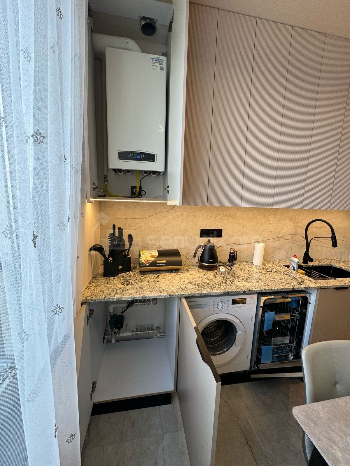 2 Սենյականոց Բնակարան Քարե Շենքում, 55քմ, 4/5 հարկ, Կապիտալ Վերանորոգված