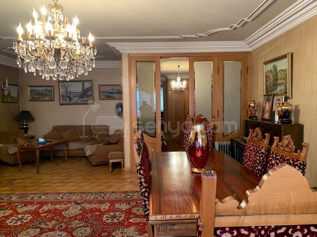 4 Սենյականոց Բնակարան Քարե Շենքում, 150քմ, 6/8 հարկ, Նորմալ Վիճակում