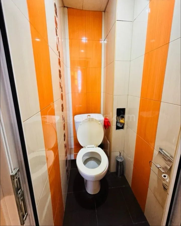 4 Սենյականոց Բնակարան, 100քմ, 6/9 հարկ, Նորմալ Վիճակում, Կահավորված