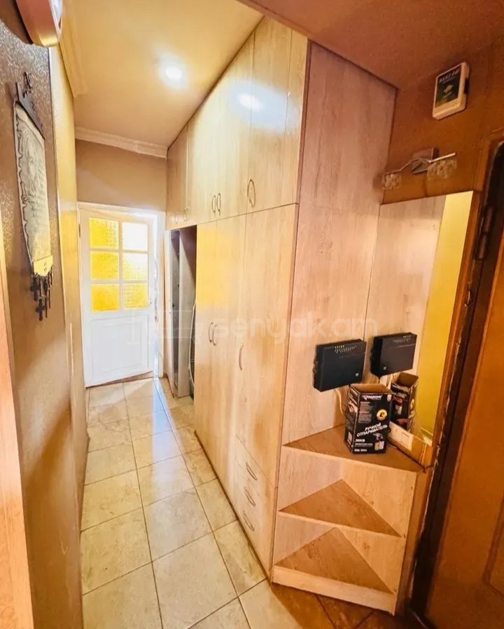 4 Սենյականոց Բնակարան, 100քմ, 6/9 հարկ, Նորմալ Վիճակում, Կահավորված