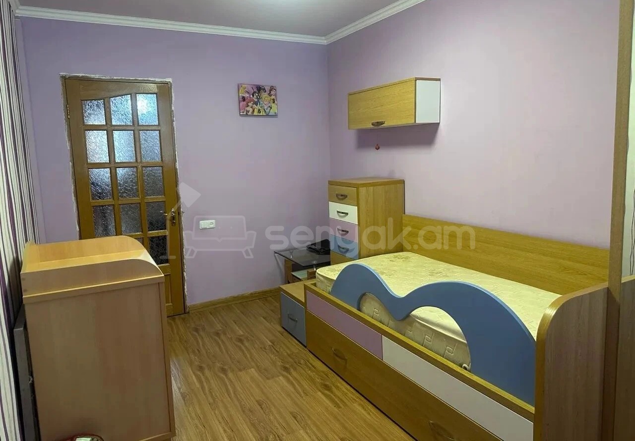 3 Սենյականոց Բնակարան, 89քմ, 8/9 հարկ, Նորմալ Վիճակում