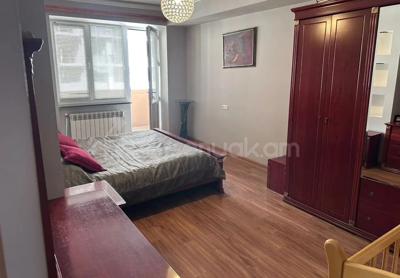 3 Սենյականոց Բնակարան, 89քմ, 8/9 հարկ, Նորմալ Վիճակում