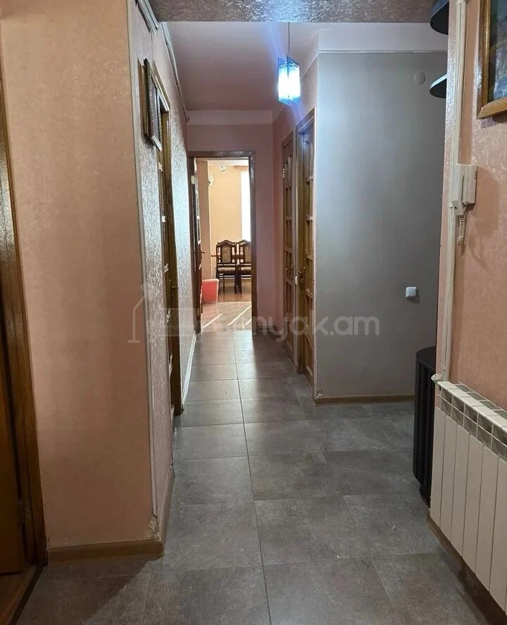 3 Սենյականոց Բնակարան, 89քմ, 8/9 հարկ, Նորմալ Վիճակում