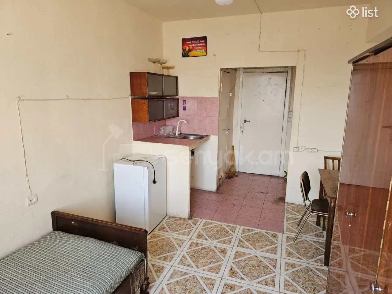 1 Սենյականոց Բնակարան Քարե Շենքում, 18քմ, 8/8 հարկ, Կոսմետիկ Վերանորոգված, Կահավորված