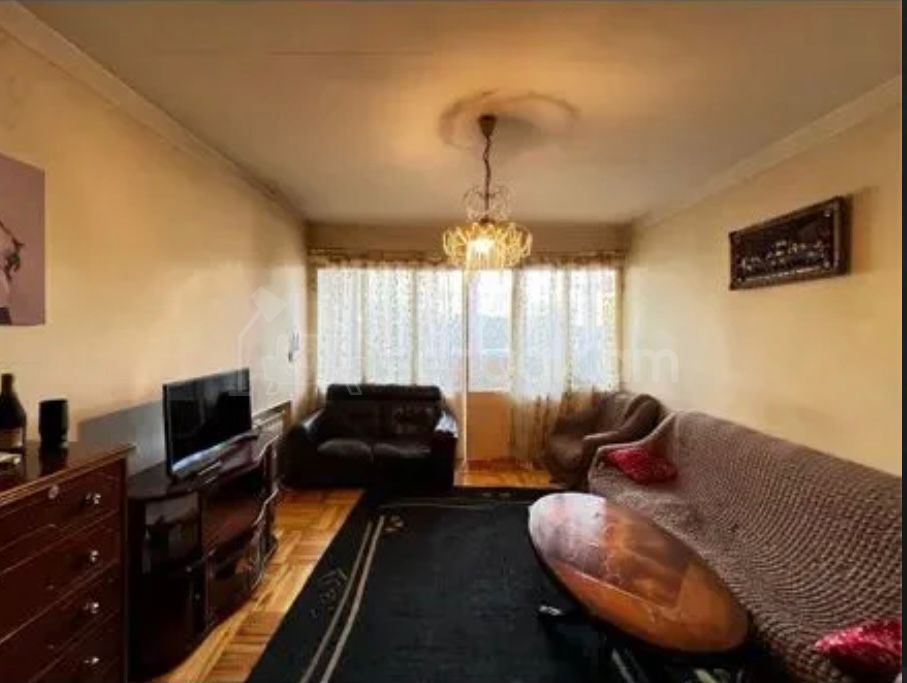 5 Սենյականոց Բնակարան Քարե Շենքում, 109քմ, 1/5 հարկ, Նորմալ Վիճակում