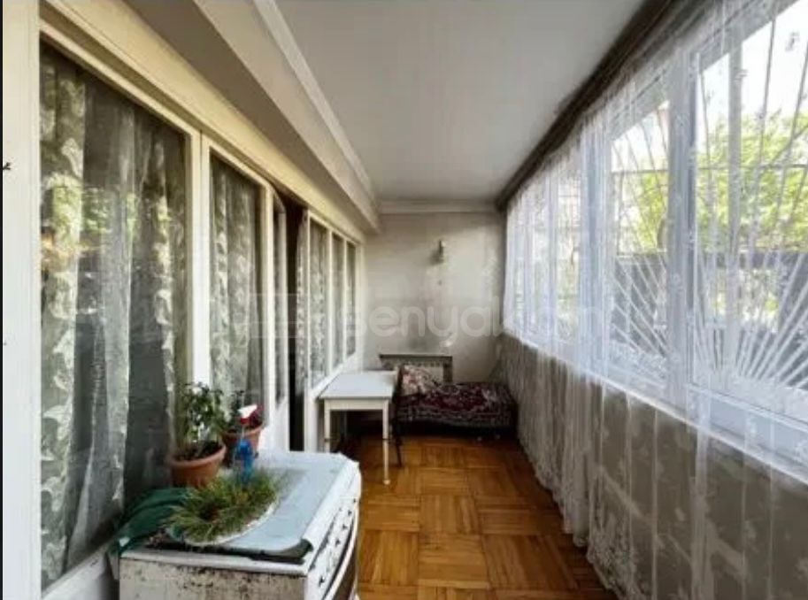 5 Սենյականոց Բնակարան Քարե Շենքում, 109քմ, 1/5 հարկ, Նորմալ Վիճակում