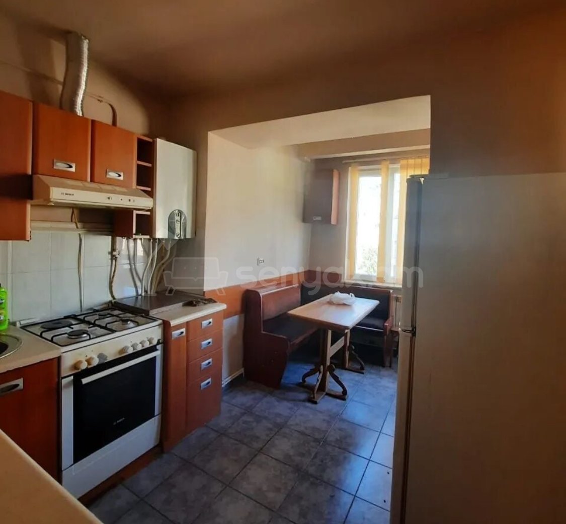 3 Սենյականոց Բնակարան Քարե Շենքում, 74քմ, 5/5 հարկ, Կոսմետիկ Վերանորոգված, Կահավորված