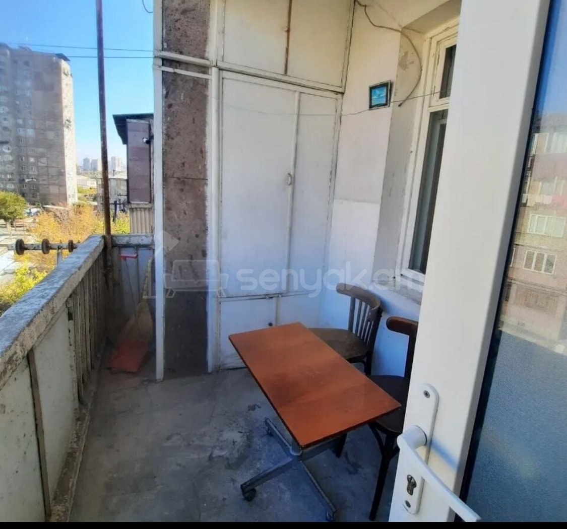 3 Սենյականոց Բնակարան Քարե Շենքում, 74քմ, 5/5 հարկ, Կոսմետիկ Վերանորոգված, Կահավորված