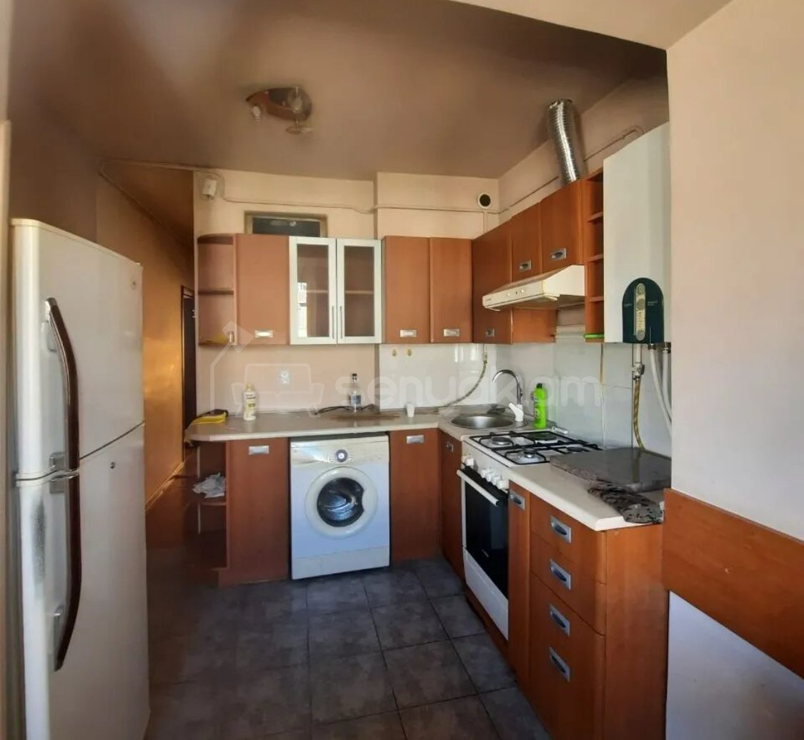 3 Սենյականոց Բնակարան Քարե Շենքում, 74քմ, 5/5 հարկ, Կոսմետիկ Վերանորոգված, Կահավորված