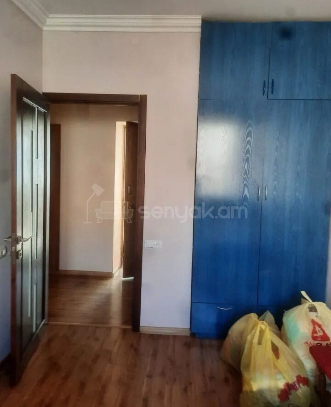 3 Սենյականոց Բնակարան Քարե Շենքում, 74քմ, 5/5 հարկ, Կոսմետիկ Վերանորոգված, Կահավորված