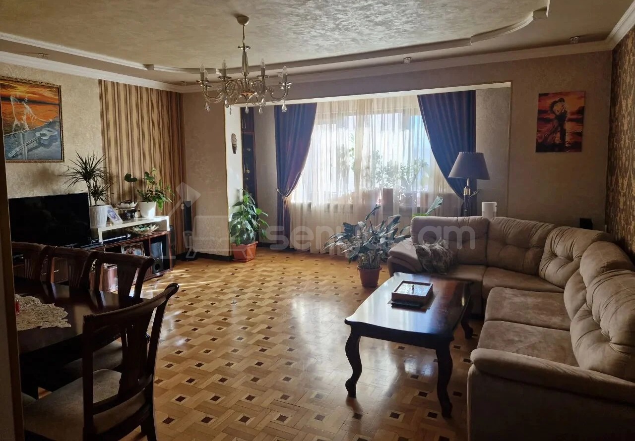 3 Սենյականոց Բնակարան, 74քմ, 2/9 հարկ, Կապիտալ Վերանորոգված