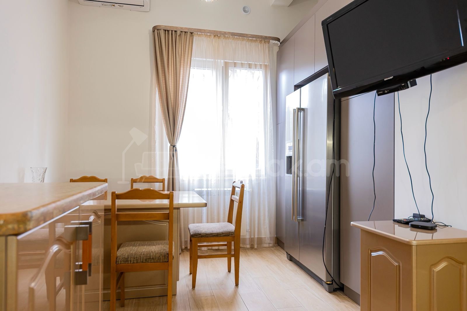 3 Սենյականոց Բնակարան Քարե Շենքում, 97քմ, 2/5 հարկ, Կապիտալ Վերանորոգված