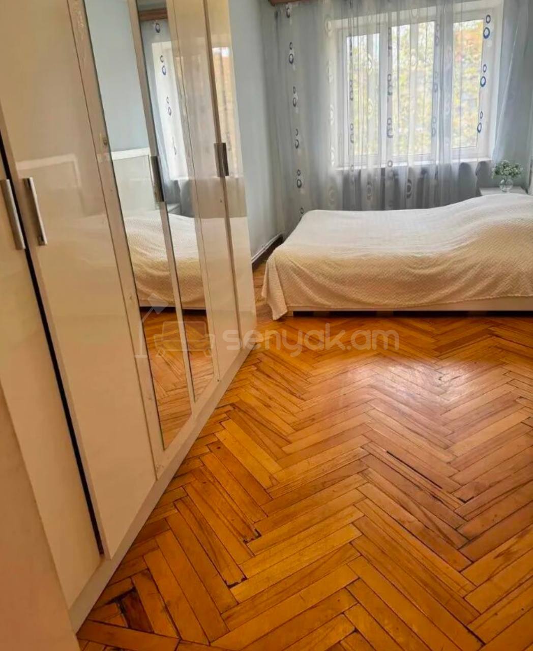 3 Սենյականոց Բնակարան Քարե Շենքում, 75քմ, 5/5 հարկ, Կապիտալ Վերանորոգված, Կահավորված