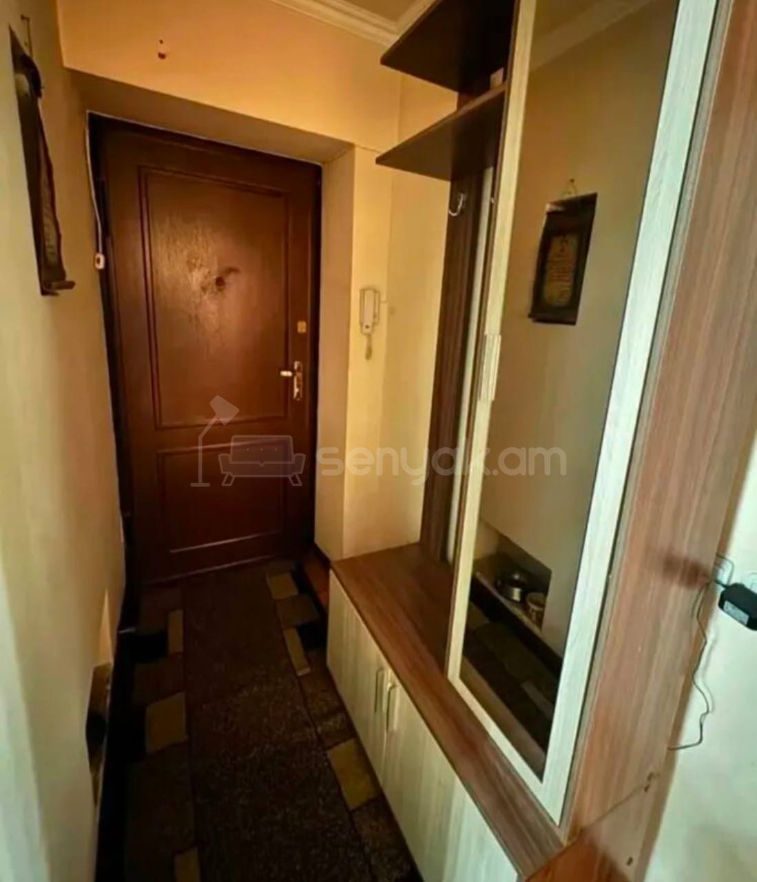 3 Սենյականոց Բնակարան Քարե Շենքում, 75քմ, 5/5 հարկ, Կապիտալ Վերանորոգված, Կահավորված