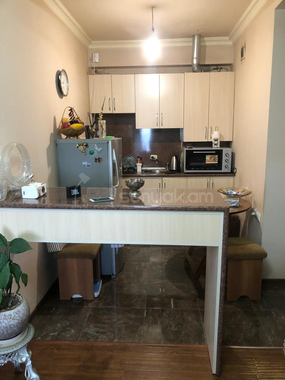 2 Սենյականոց Բնակարան, 51քմ, 9/9 հարկ, Նորմալ Վիճակում