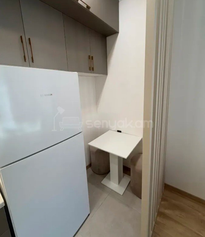 2 Սենյականոց Բնակարան Քարե Շենքում, 40քմ, 3/5 հարկ, Կապիտալ Վերանորոգված, Կահավորված