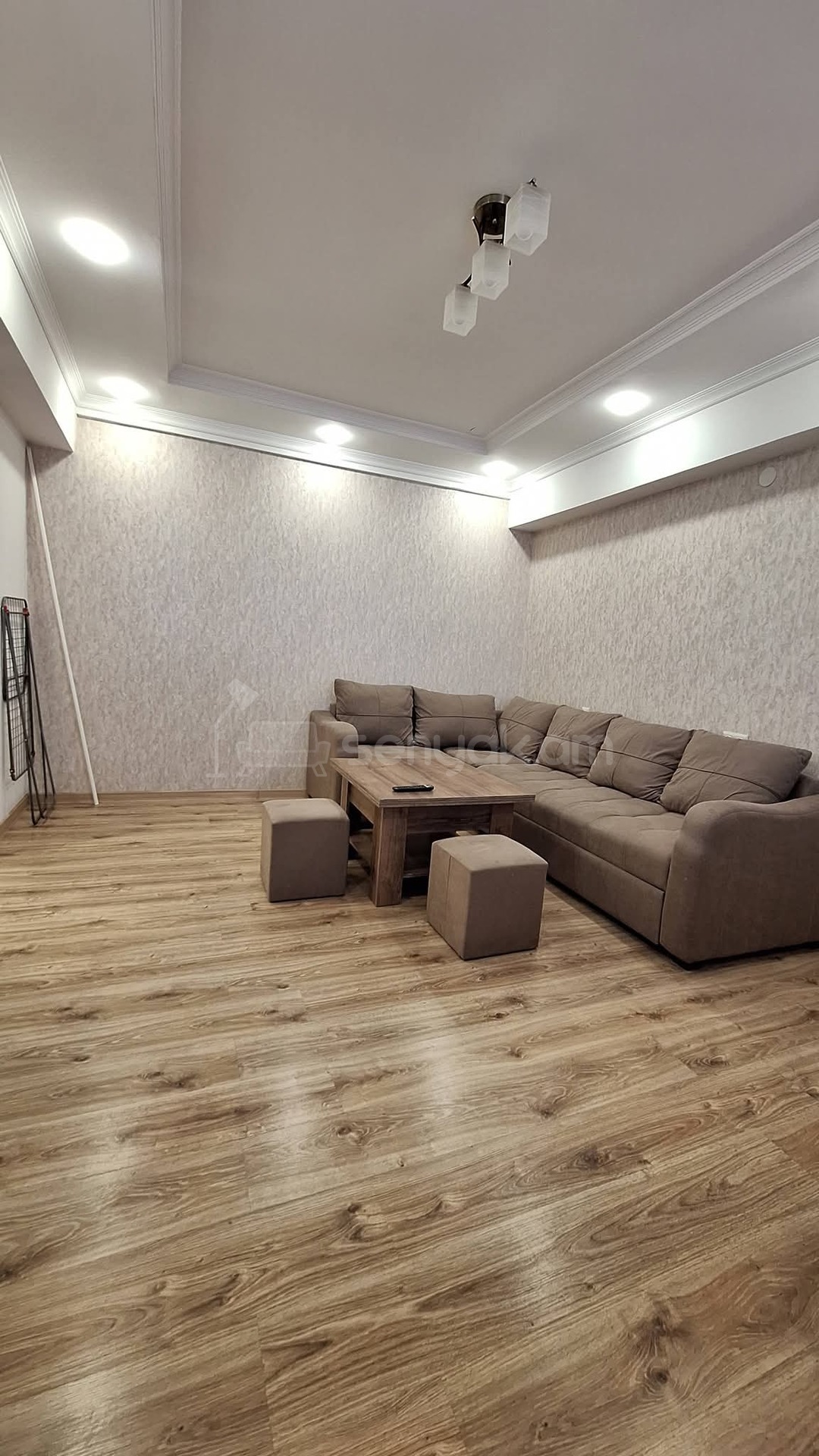 2 Սենյականոց Բնակարան, 46քմ, 4/9 հարկ, Դիզայներական Վերանորոգված, Կահավորված