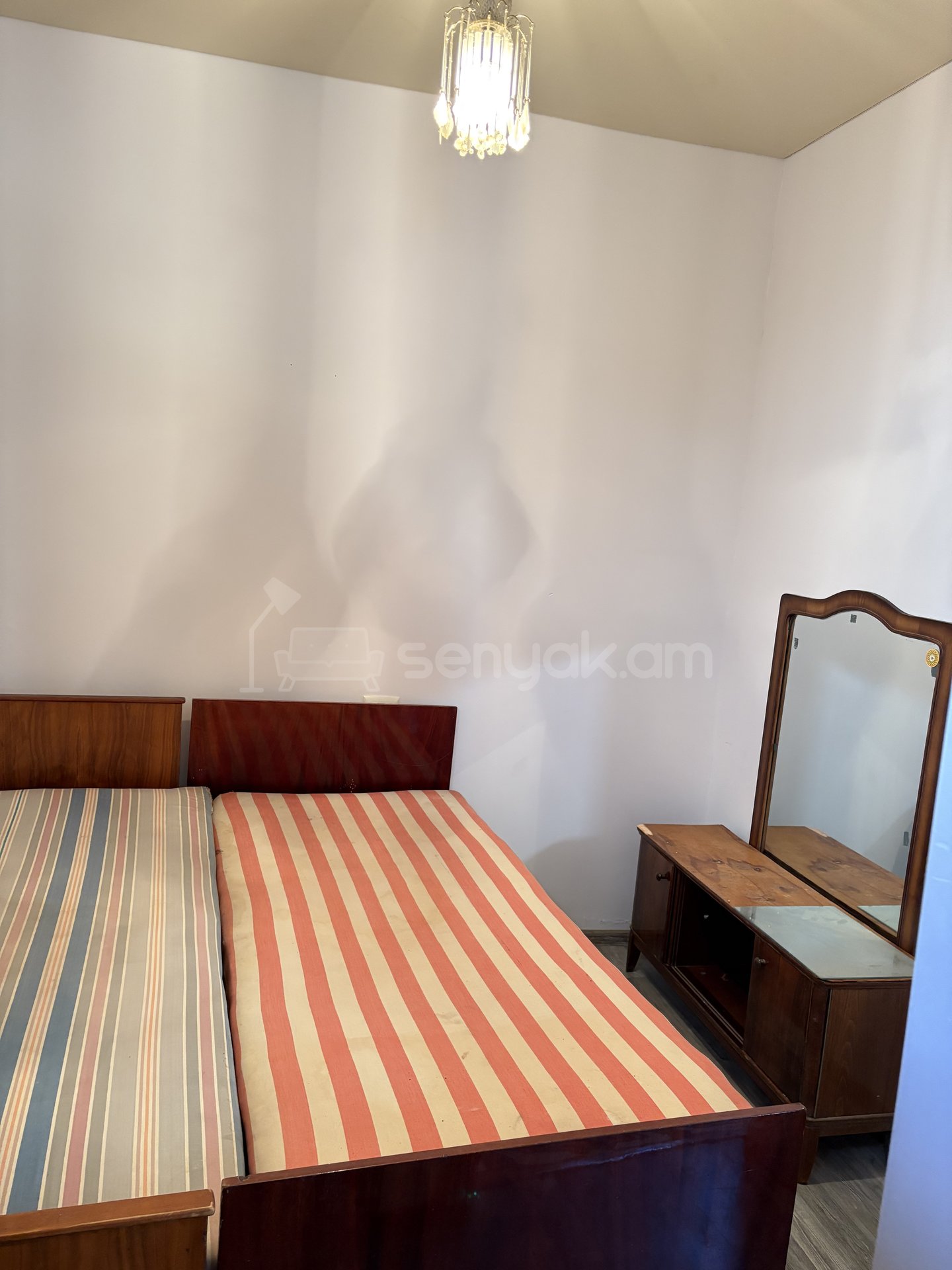 2 Սենյականոց Բնակարան Քարե Շենքում, 39քմ, 1/1 հարկ, Կոսմետիկ Վերանորոգված, Կահավորված, Արևկող