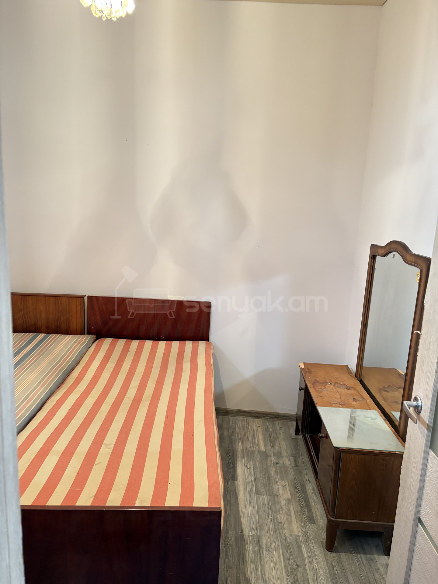 2 Սենյականոց Բնակարան Քարե Շենքում, 39քմ, 1/1 հարկ, Կոսմետիկ Վերանորոգված, Կահավորված, Արևկող