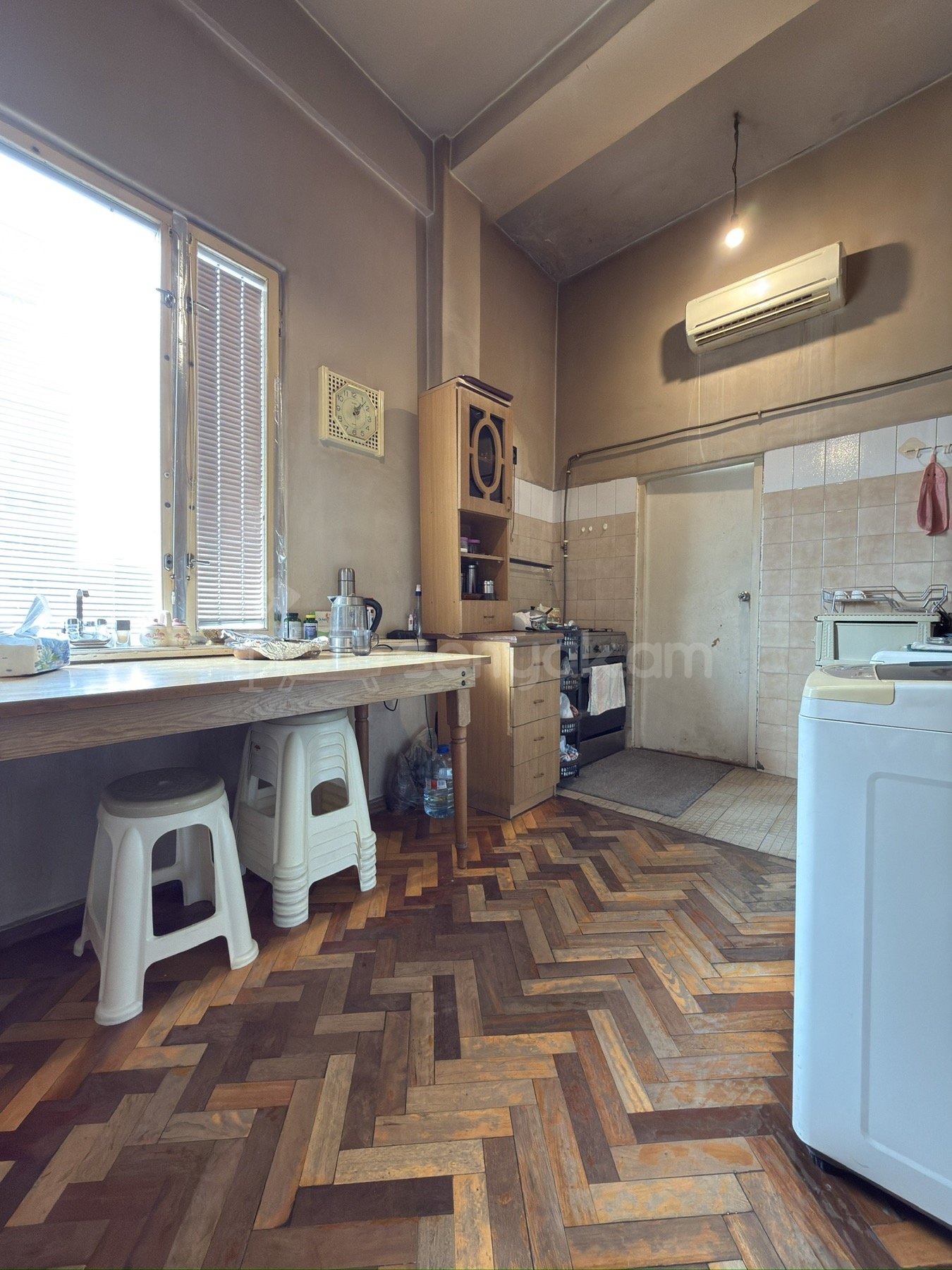 3 Սենյականոց Բնակարան Քարե Շենքում, 96քմ, 3/4 հարկ, Պետական Վիճակում