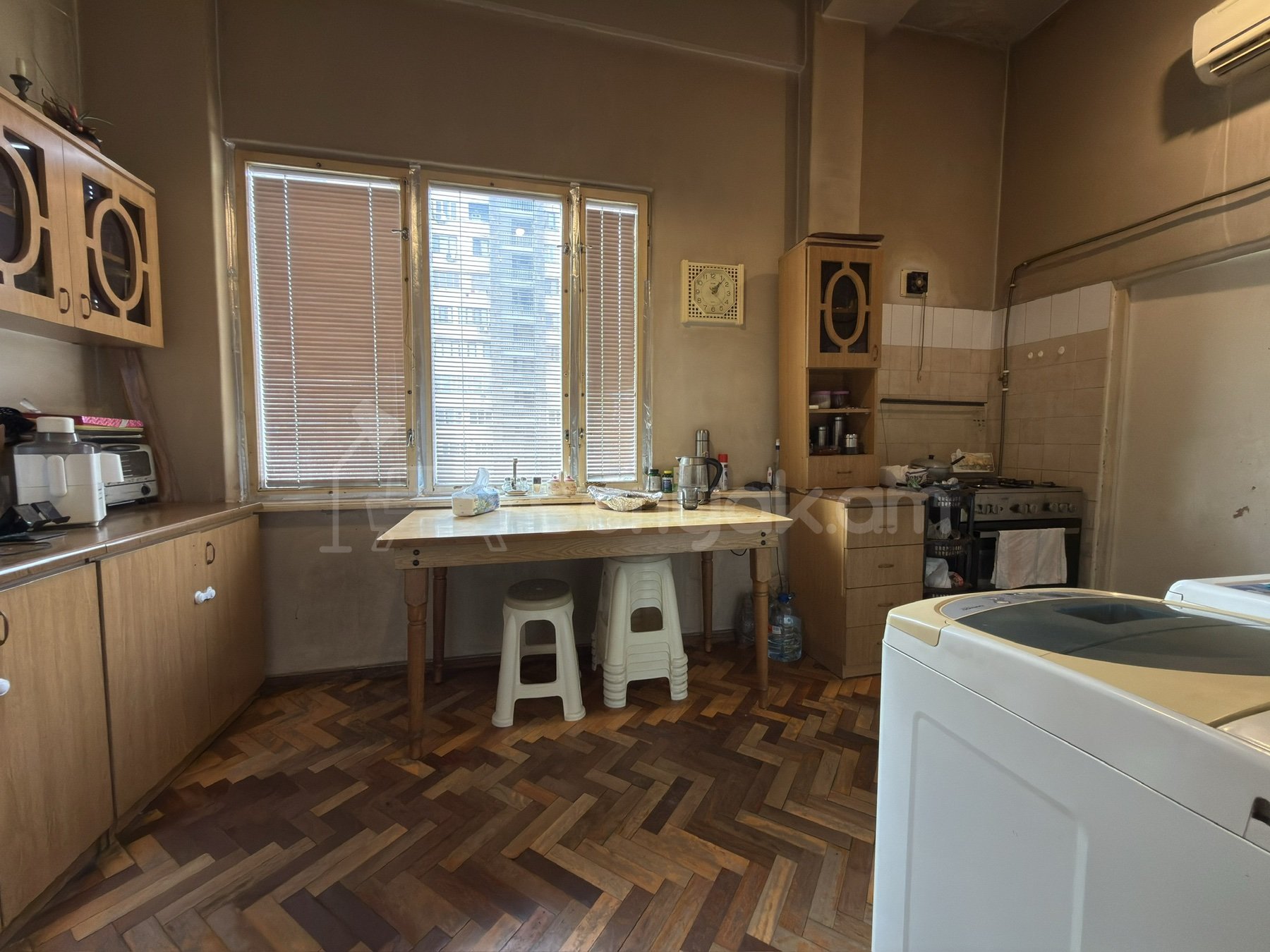 3 Սենյականոց Բնակարան Քարե Շենքում, 96քմ, 3/4 հարկ, Պետական Վիճակում