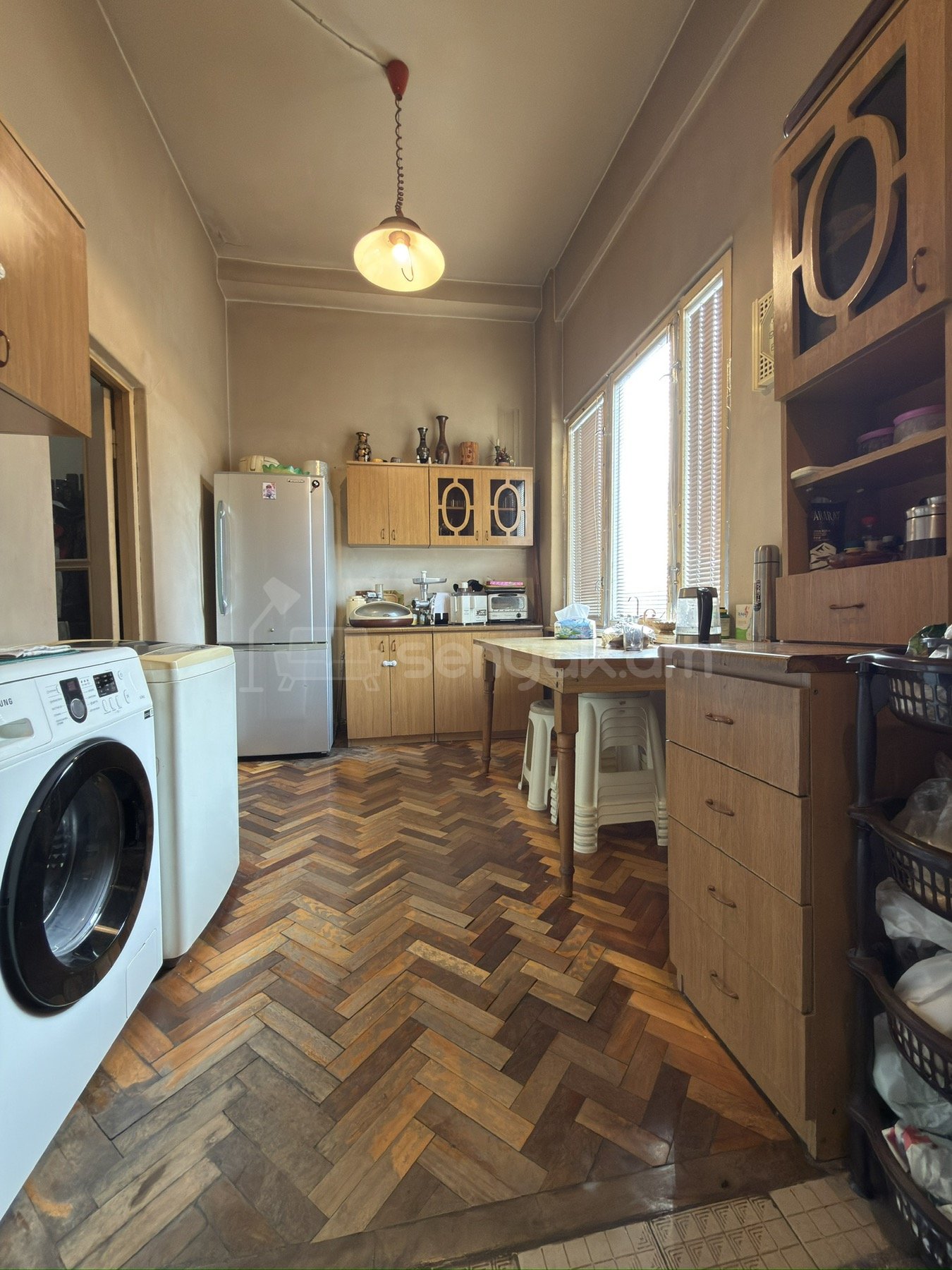 3 Սենյականոց Բնակարան Քարե Շենքում, 96քմ, 3/4 հարկ, Պետական Վիճակում