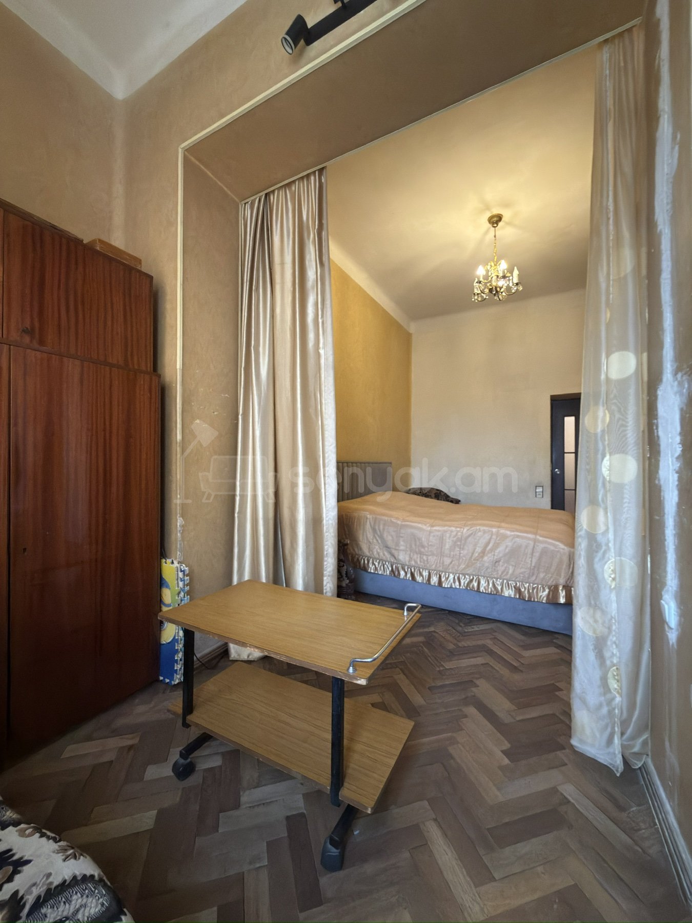 3 Սենյականոց Բնակարան Քարե Շենքում, 96քմ, 3/4 հարկ, Պետական Վիճակում