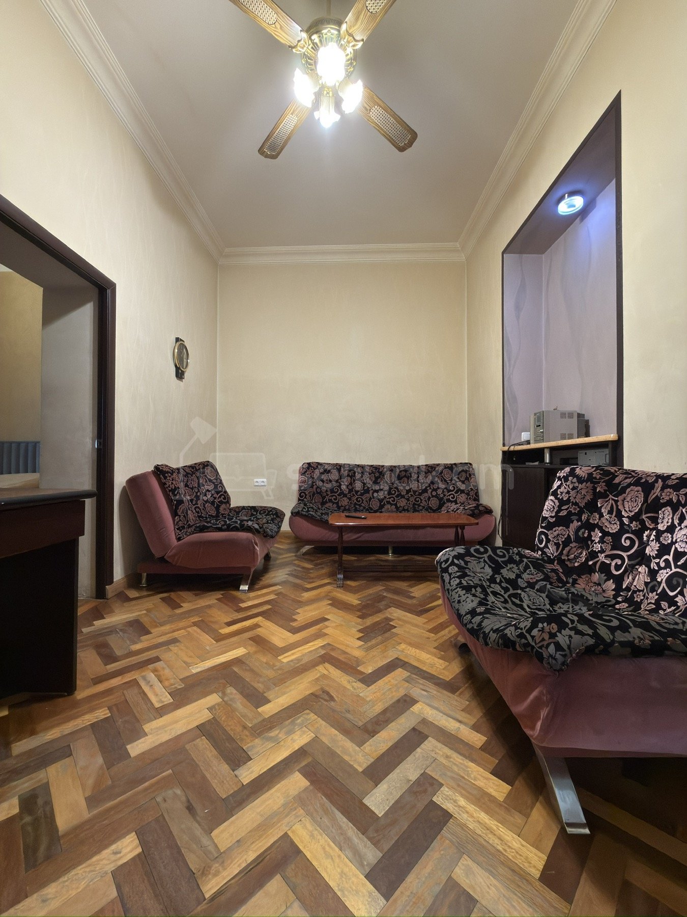 3 Սենյականոց Բնակարան Քարե Շենքում, 96քմ, 3/4 հարկ, Պետական Վիճակում