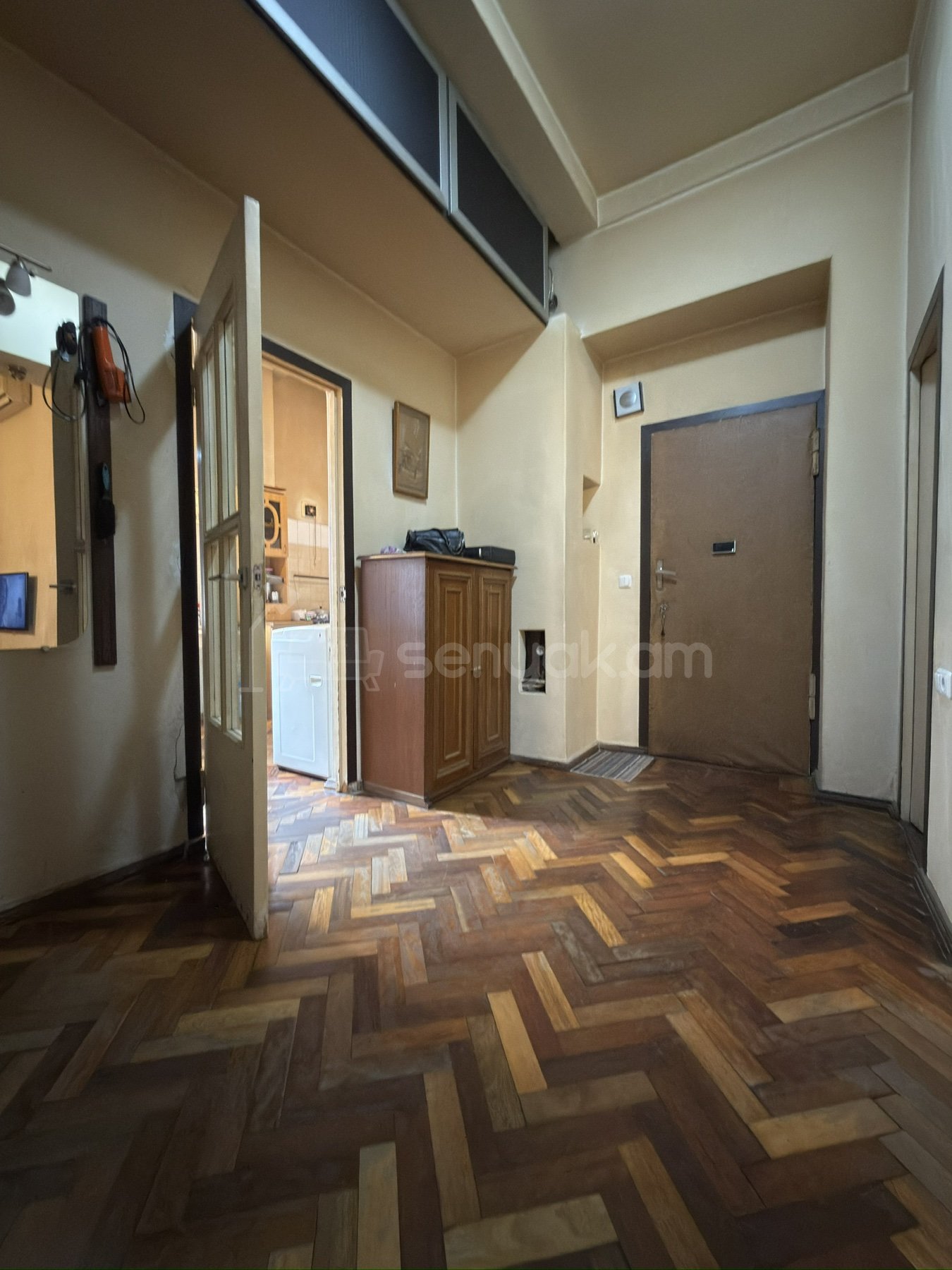 3 Սենյականոց Բնակարան Քարե Շենքում, 96քմ, 3/4 հարկ, Պետական Վիճակում