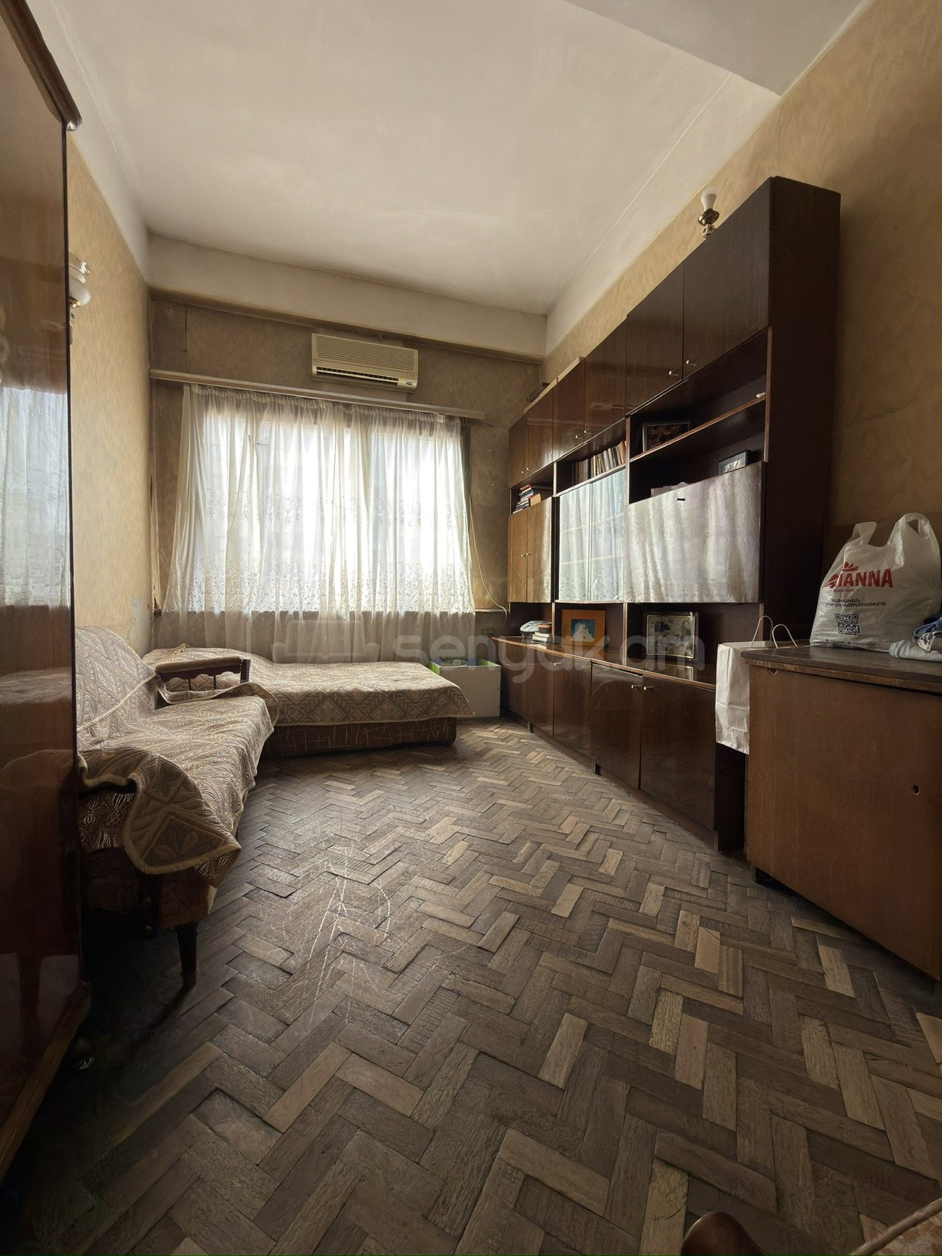 3 Սենյականոց Բնակարան Քարե Շենքում, 96քմ, 3/4 հարկ, Պետական Վիճակում