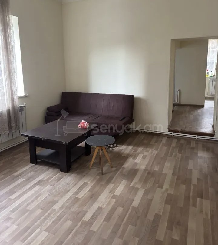 2 Սենյականոց Բնակարան Քարե Շենքում, 57քմ, 1/2 հարկ, Կապիտալ Վերանորոգված, Կահավորված