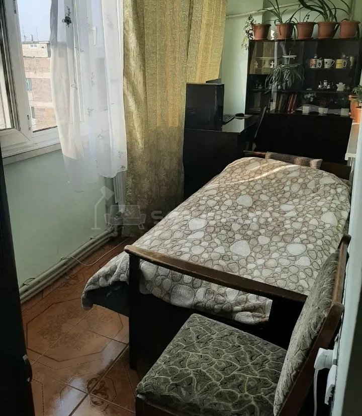 3 Սենյականոց Բնակարան Քարե Շենքում, 78քմ, 9/9 հարկ, Նորմալ Վիճակում, Կահավորված