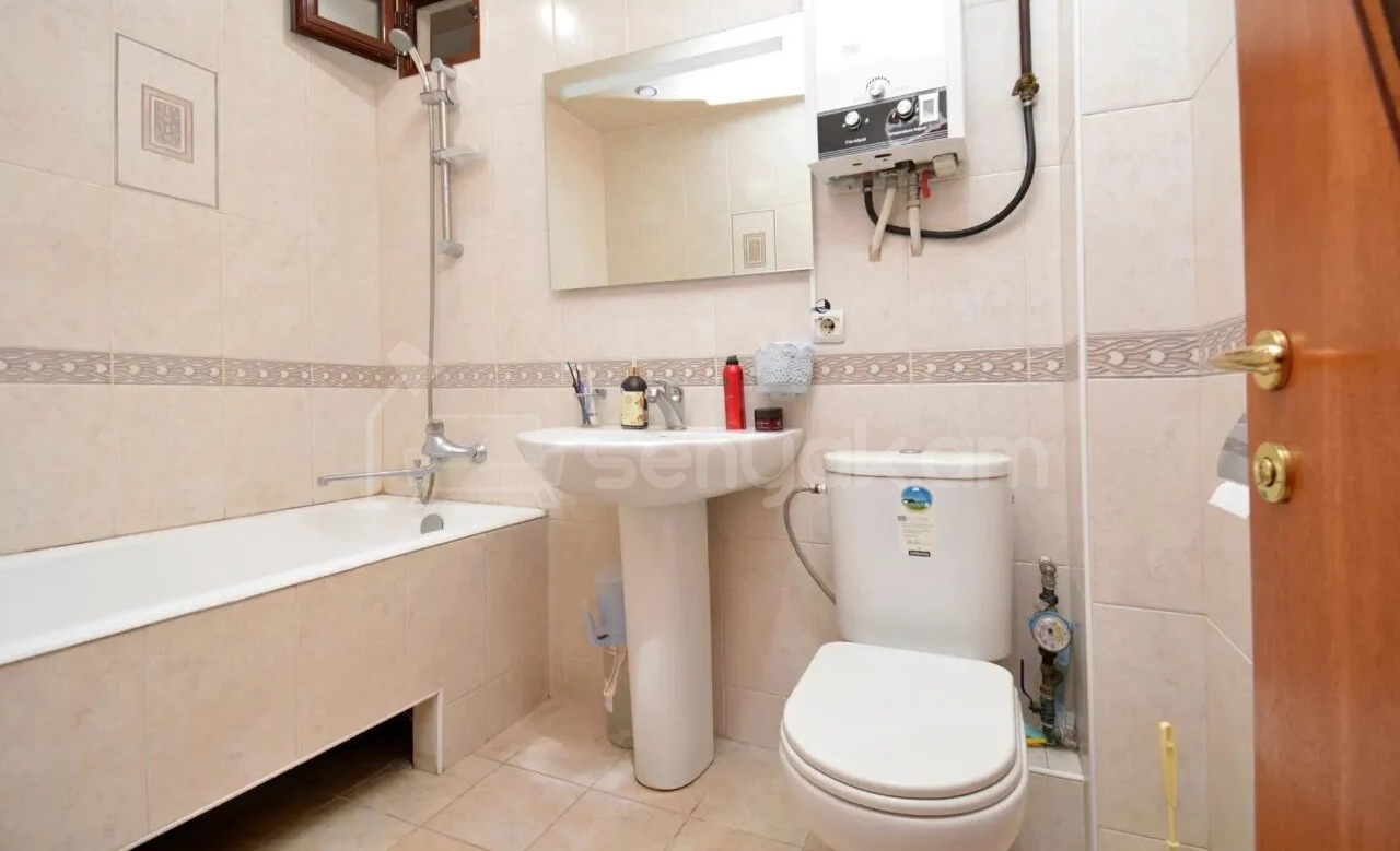 3 Սենյականոց Բնակարան Քարե Շենքում, 75քմ, 2/5 հարկ, Կապիտալ Վերանորոգված