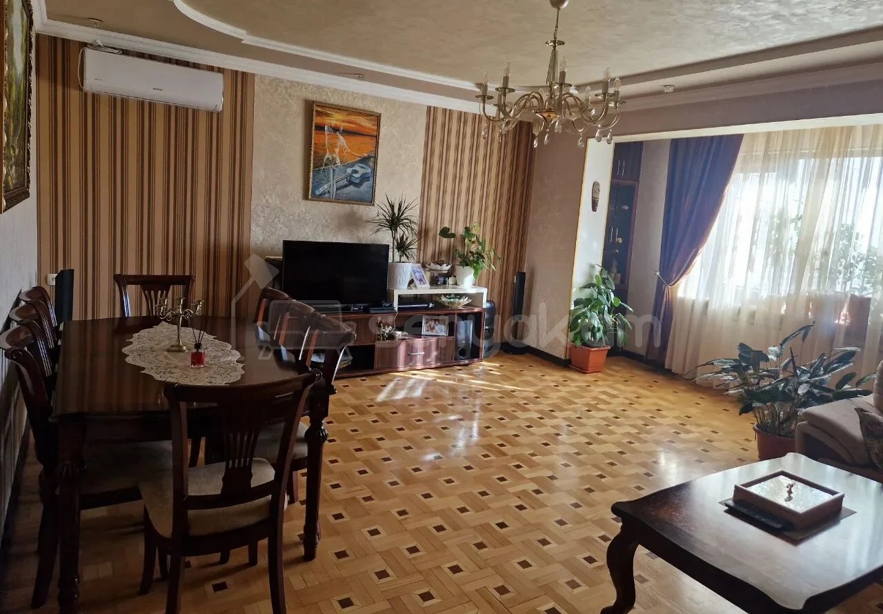 3 Սենյականոց Բնակարան, 74քմ, 2/9 հարկ, Կապիտալ Վերանորոգված