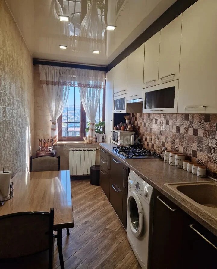 3 Սենյականոց Բնակարան, 74քմ, 2/9 հարկ, Կապիտալ Վերանորոգված