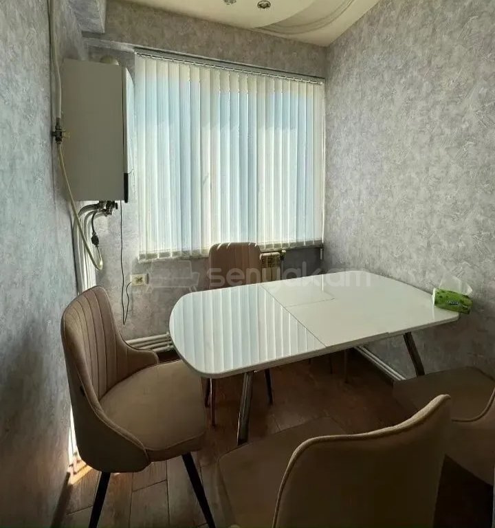 3 Սենյականոց Բնակարան Քարե Շենքում, 77քմ, 4/9 հարկ, Կապիտալ Վերանորոգված, Կահավորված, Արևկող