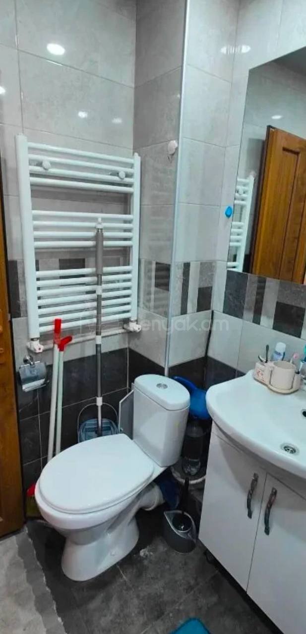 2 Սենյականոց Բնակարան Քարե Շենքում, 55քմ, 5/5 հարկ, Նորմալ Վիճակում