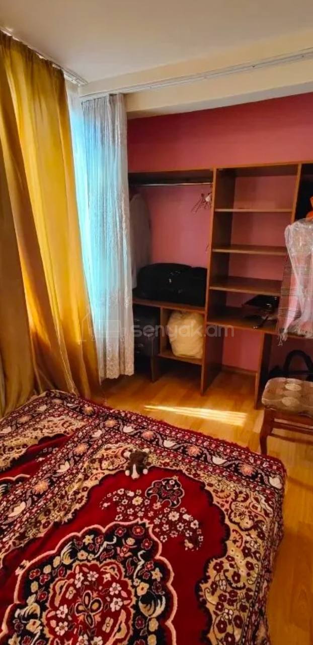 2 Սենյականոց Բնակարան Քարե Շենքում, 55քմ, 5/5 հարկ, Նորմալ Վիճակում