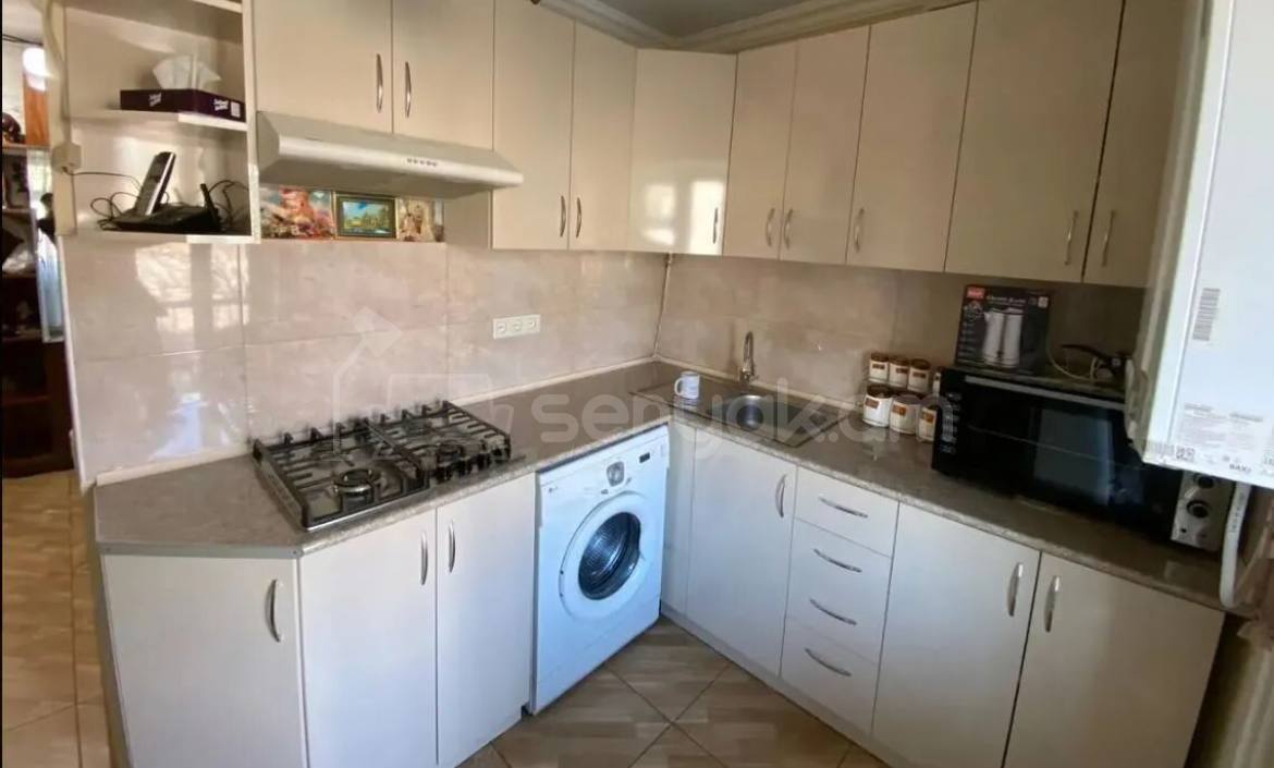 2 Սենյականոց Բնակարան Քարե Շենքում, 55քմ, 5/5 հարկ, Նորմալ Վիճակում