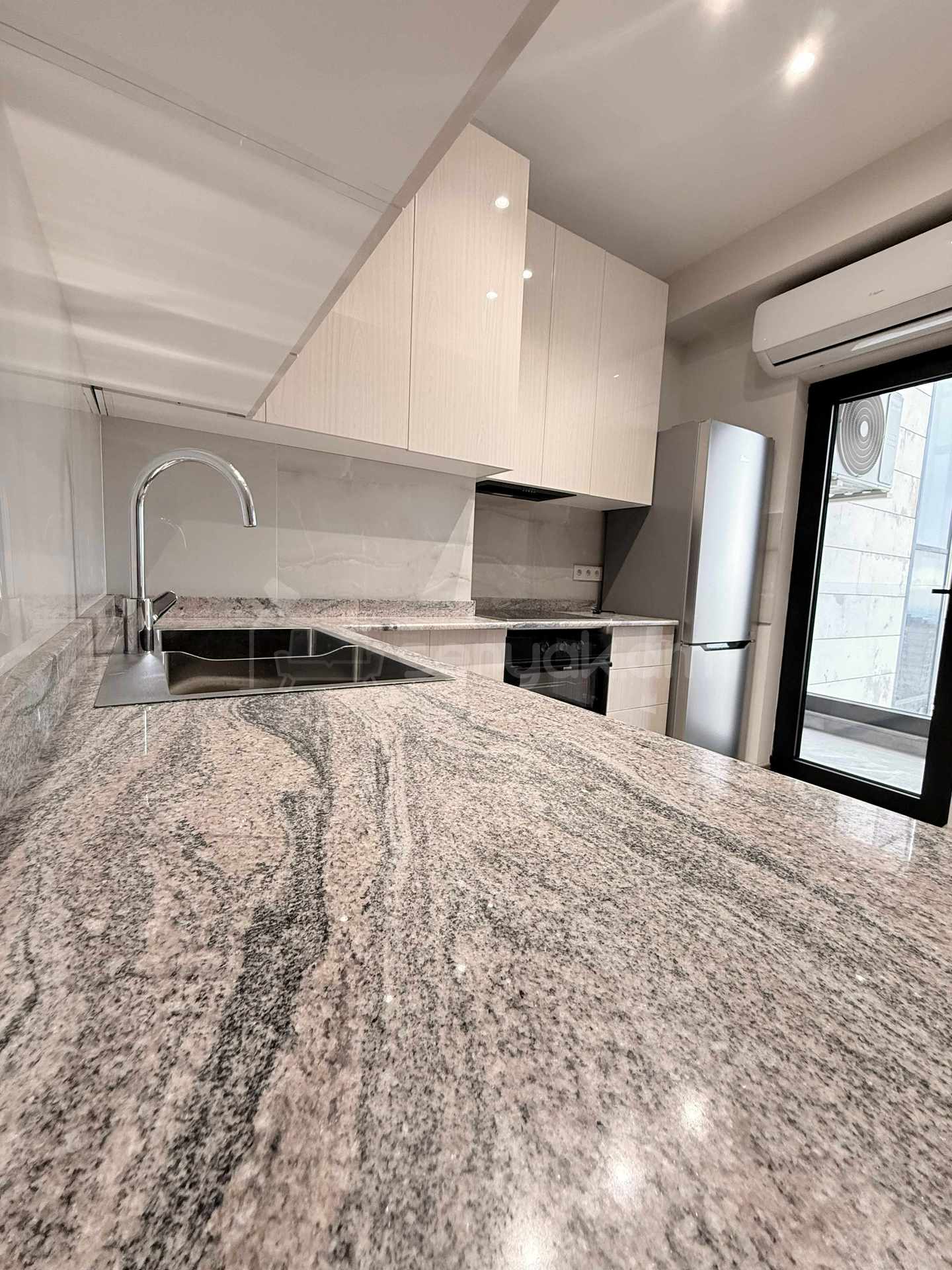 3 Սենյականոց Բնակարան Նորակառույցում, 65քմ, 13/17 հարկ, Կապիտալ Վերանորոգված, Կահավորված, Արևկող