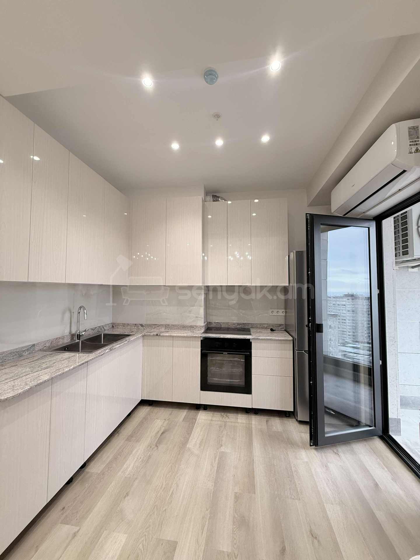 3 Սենյականոց Բնակարան Նորակառույցում, 65քմ, 13/17 հարկ, Կապիտալ Վերանորոգված, Կահավորված, Արևկող