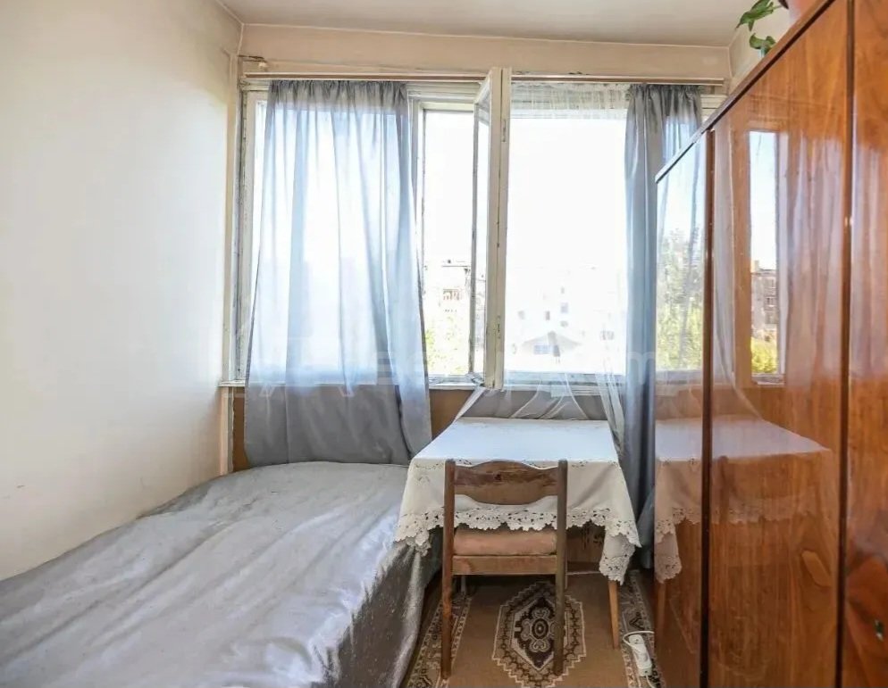 1 Սենյականոց Բնակարան Քարե Շենքում, 45քմ, 4/5 հարկ, Պետական Վիճակում