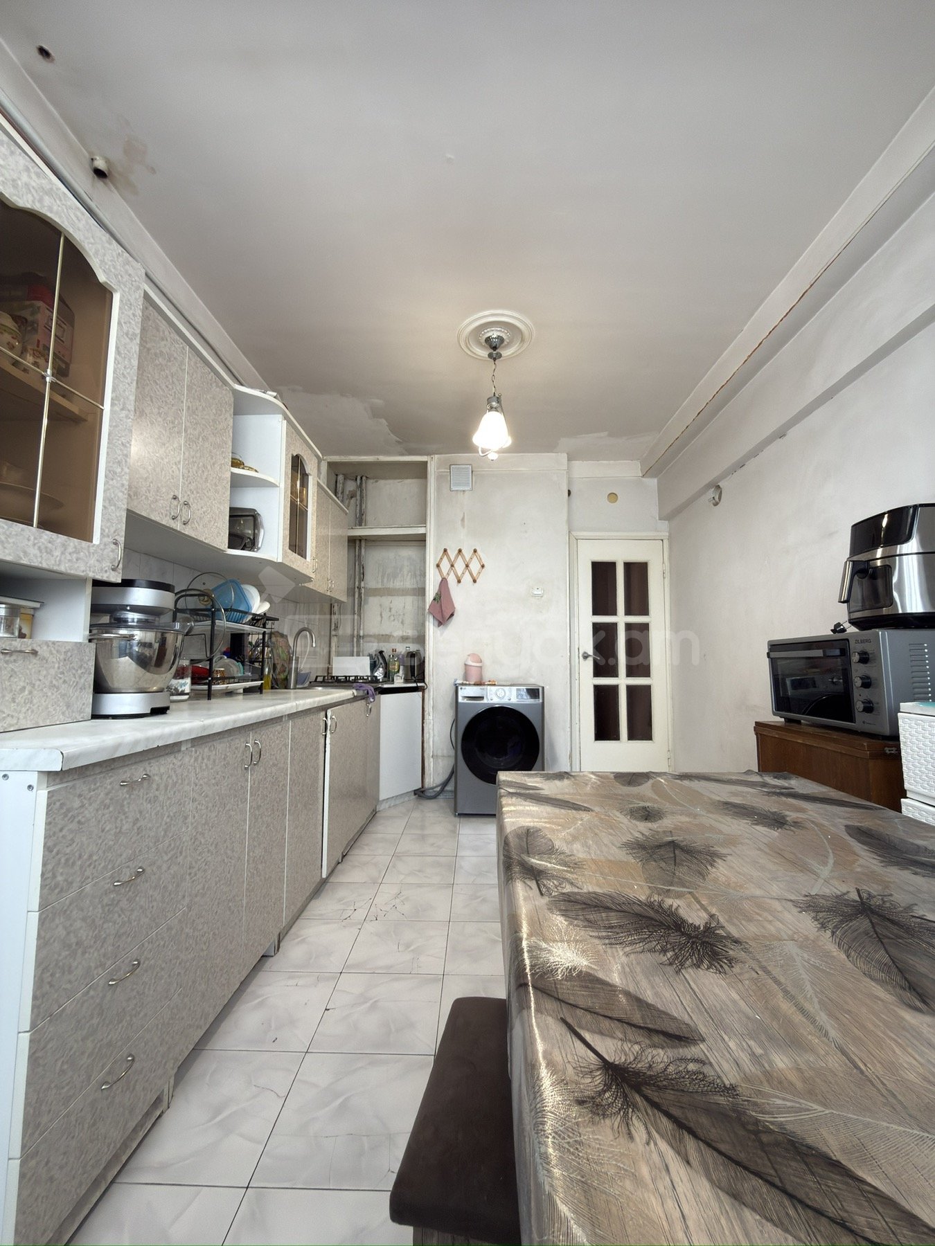 3 Սենյականոց Բնակարան, 94քմ, 12/13 հարկ, Պետական Վիճակում