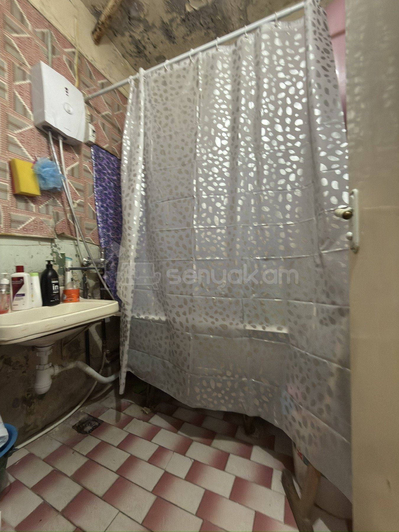 3 Սենյականոց Բնակարան, 94քմ, 12/13 հարկ, Նորմալ Վիճակում